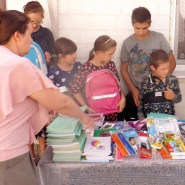 ​Благотворительная акция Поможем собрать детей в школу в гостях у многодетного священника