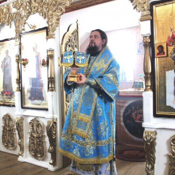 Архиепископ Ефрем совершил Божественную литургию в храме равноапостольной Марии Магдалины села им. Тельмана